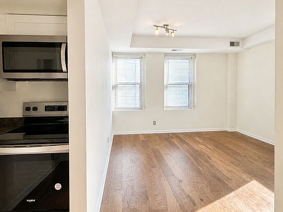 4th image of 1133 13th St NW #605