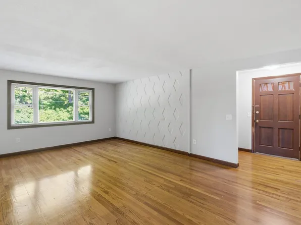26 Forestdale/Random Housing, 26 Forestdale Ave #10, Holyoke, MA 01040