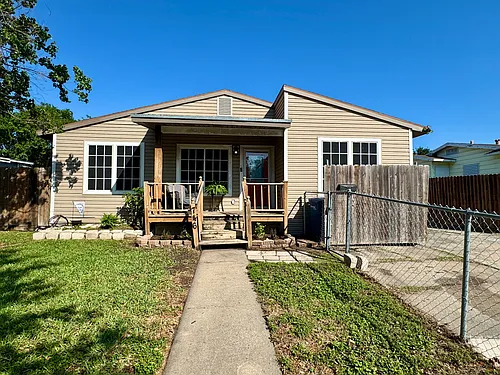 746 Lansdown Dr Photo 1