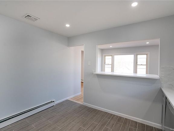 4th image of 256 Columbus Ave