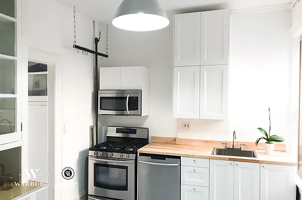 Sold by Coldwell Banker Warburg | media 4