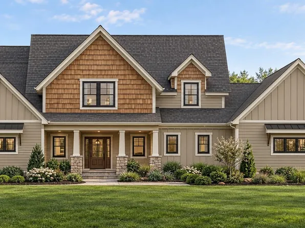 46 Cannon Royal Drive, Saratoga Springs, NY 12866