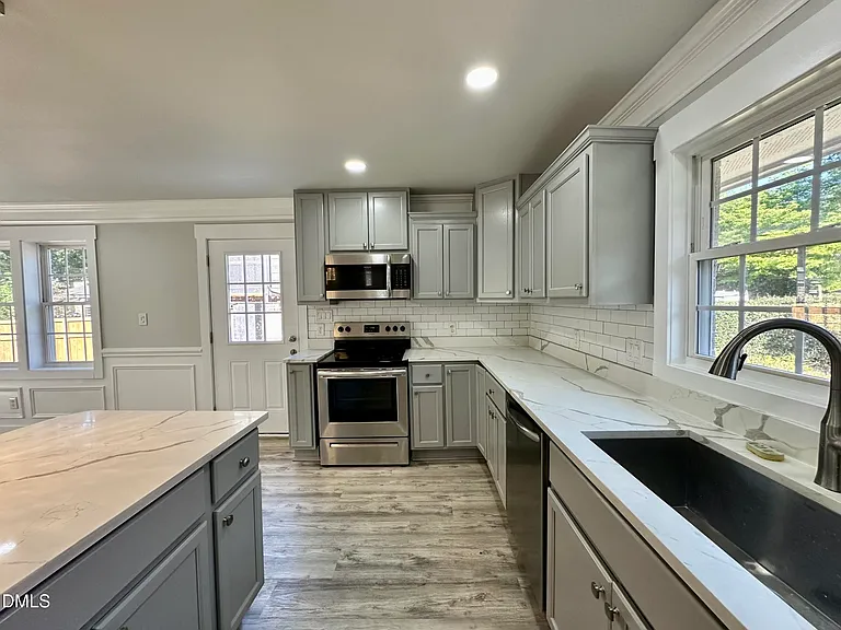 3716 Tulane Dr — Photo 6