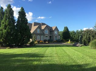 2270 Park Place Dr, Slatington, PA 18080