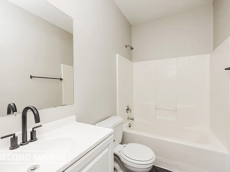 100 Clark Dr — Photo 17