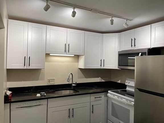4th image of 53 Paul St APT 15