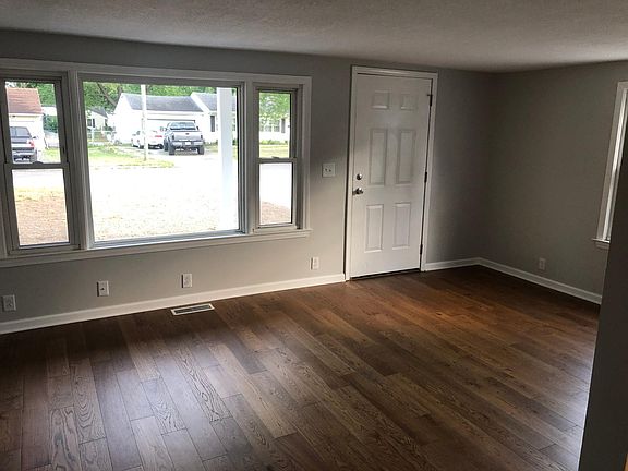 4th image of 234 Woodley Ave