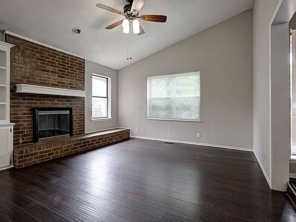 5th image of 605 Springwood St