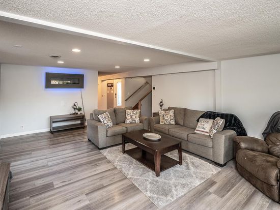 307 2nd St NE, Faribault, MN 55021