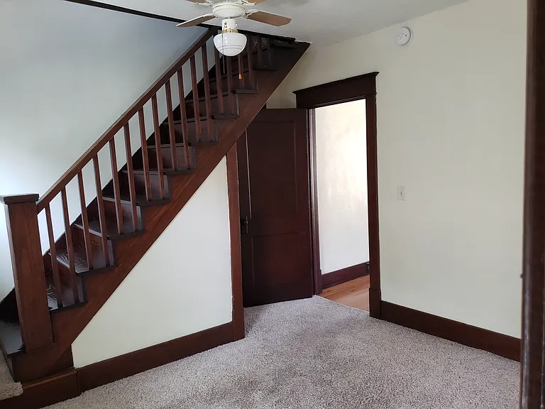501 W Buttles St — Photo 15