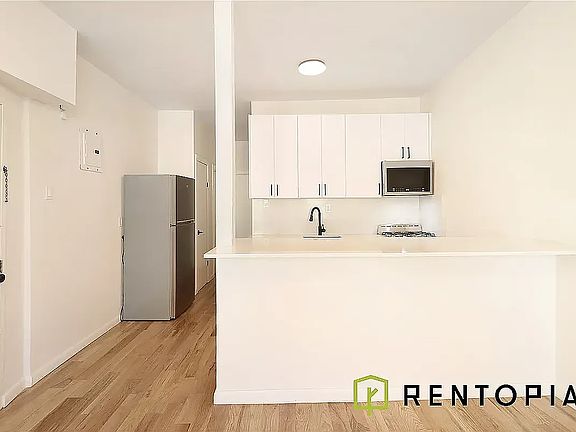 3rd image of 782 Bergen St #9