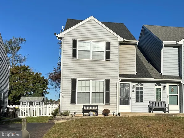 14 Schoolside Ct, Royersford, PA 19468
