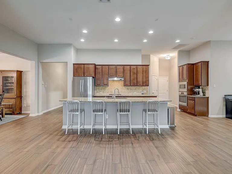 205 Cortona Ln — Photo 8