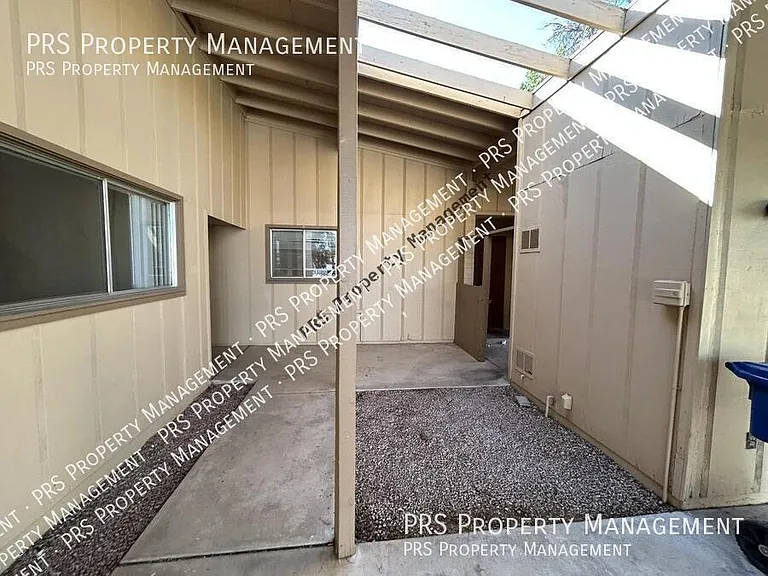 3729 S Kenneth Pl — Photo 4
