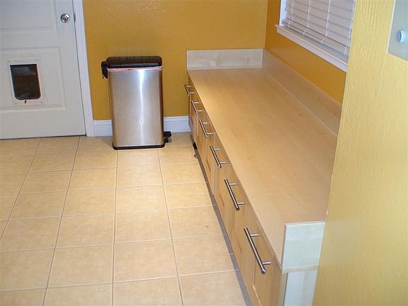 Kitchen Seating Area