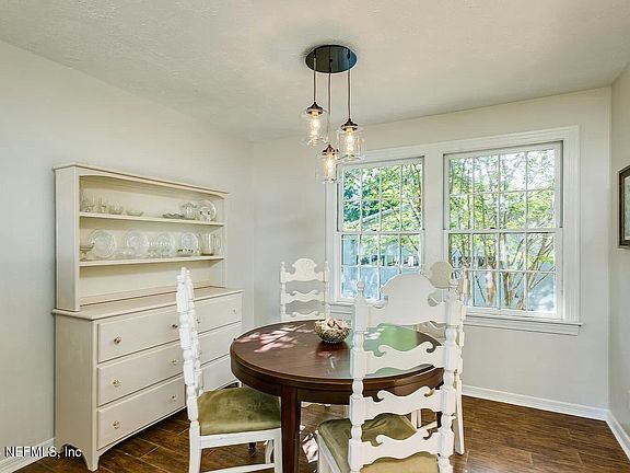 5th image of 4315 REDWOOD Avenue
