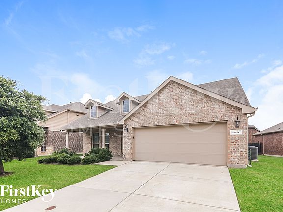 2nd image of 1217 Lake Worth Trl