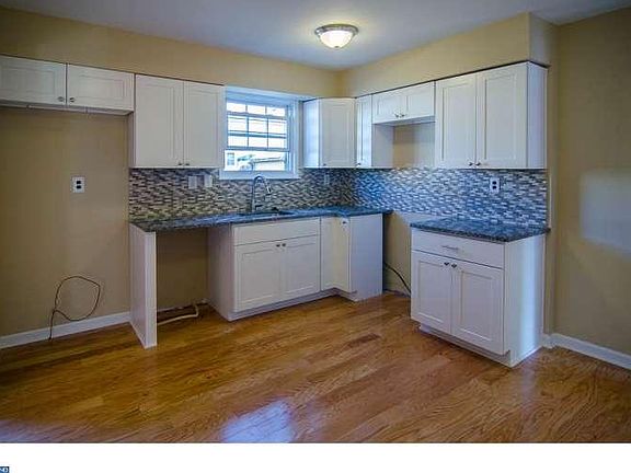 3rd image of 312 Crescent Hill Dr