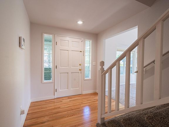 2nd image of 18121 NE 101st Ct