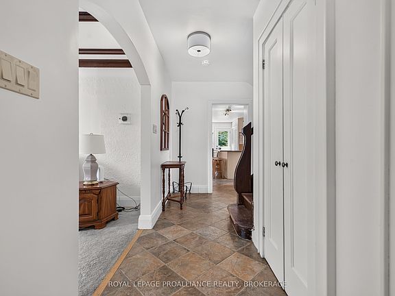4th image of 130 Macdonnell St
