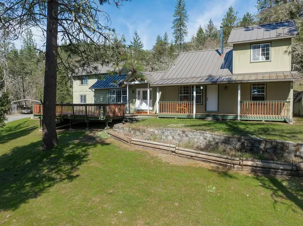 300 Colonial Dr, Grants Pass, OR 97526