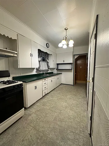 9 Elizabeth St Photo 1
