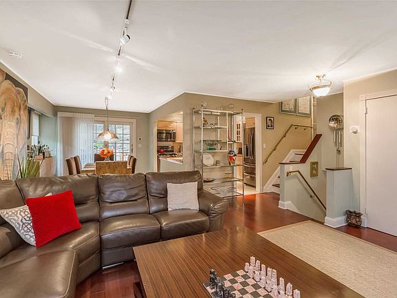 4th image of 48 Gristmill Ln