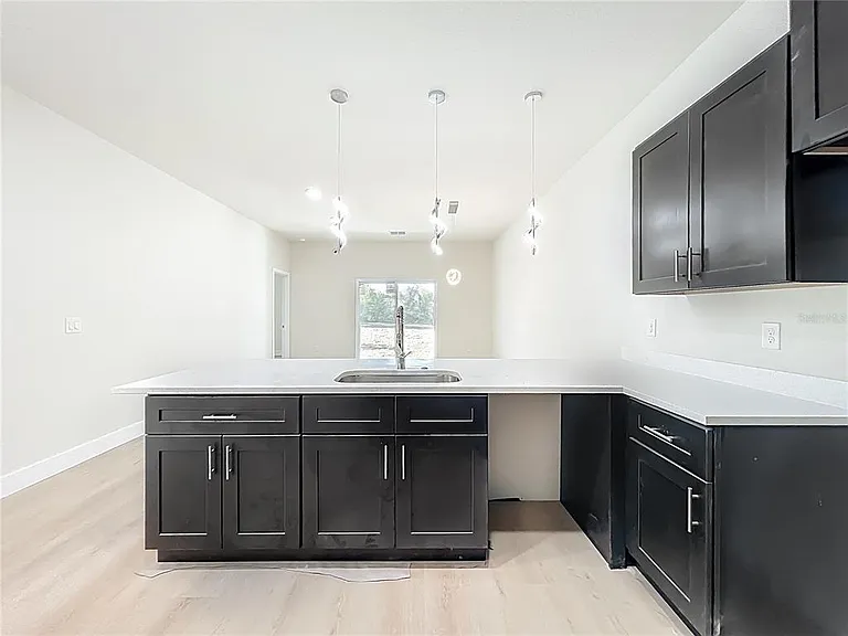 356 W 4th St — Photo 11