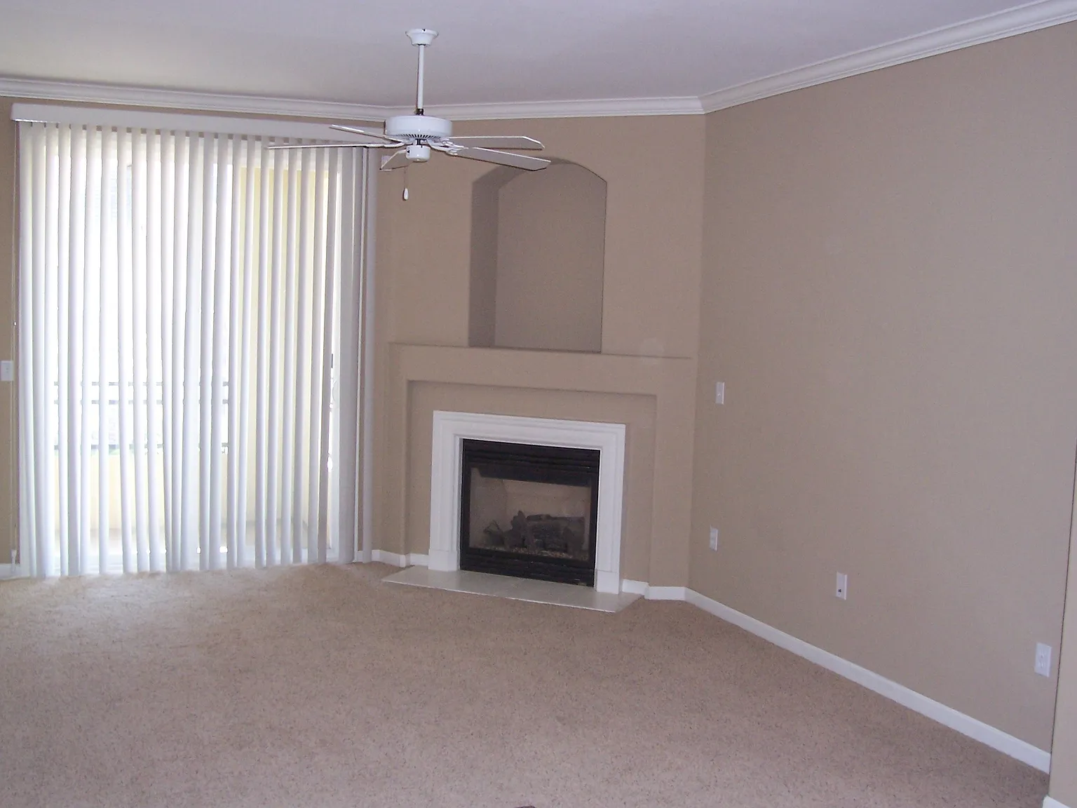 1360 Shady Ln — Photo 2
