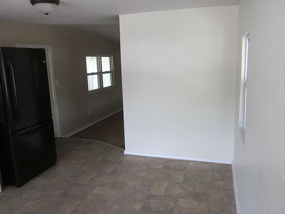5th image of 5673 Wood St