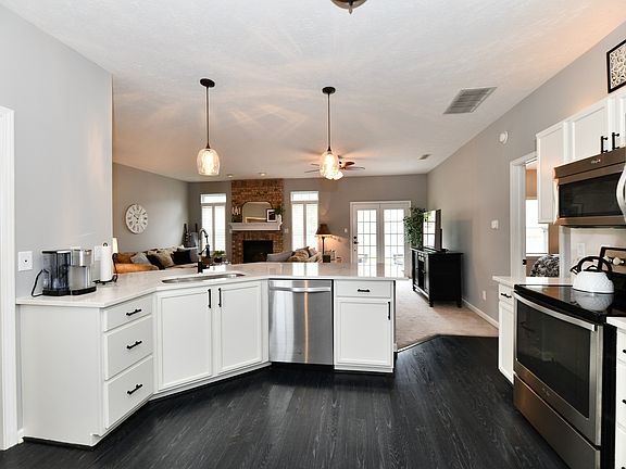 3rd image of 8822 Mallard Green Dr