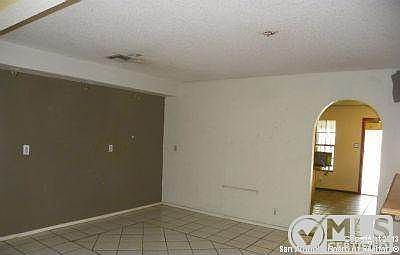 2nd image of 2606 Barney Ave