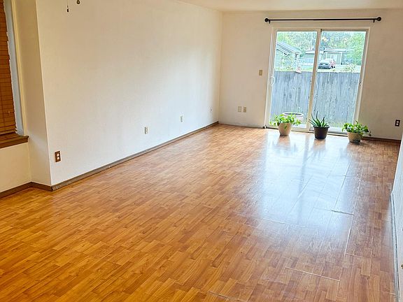 5th image of 10614 19th Avenue Ct S