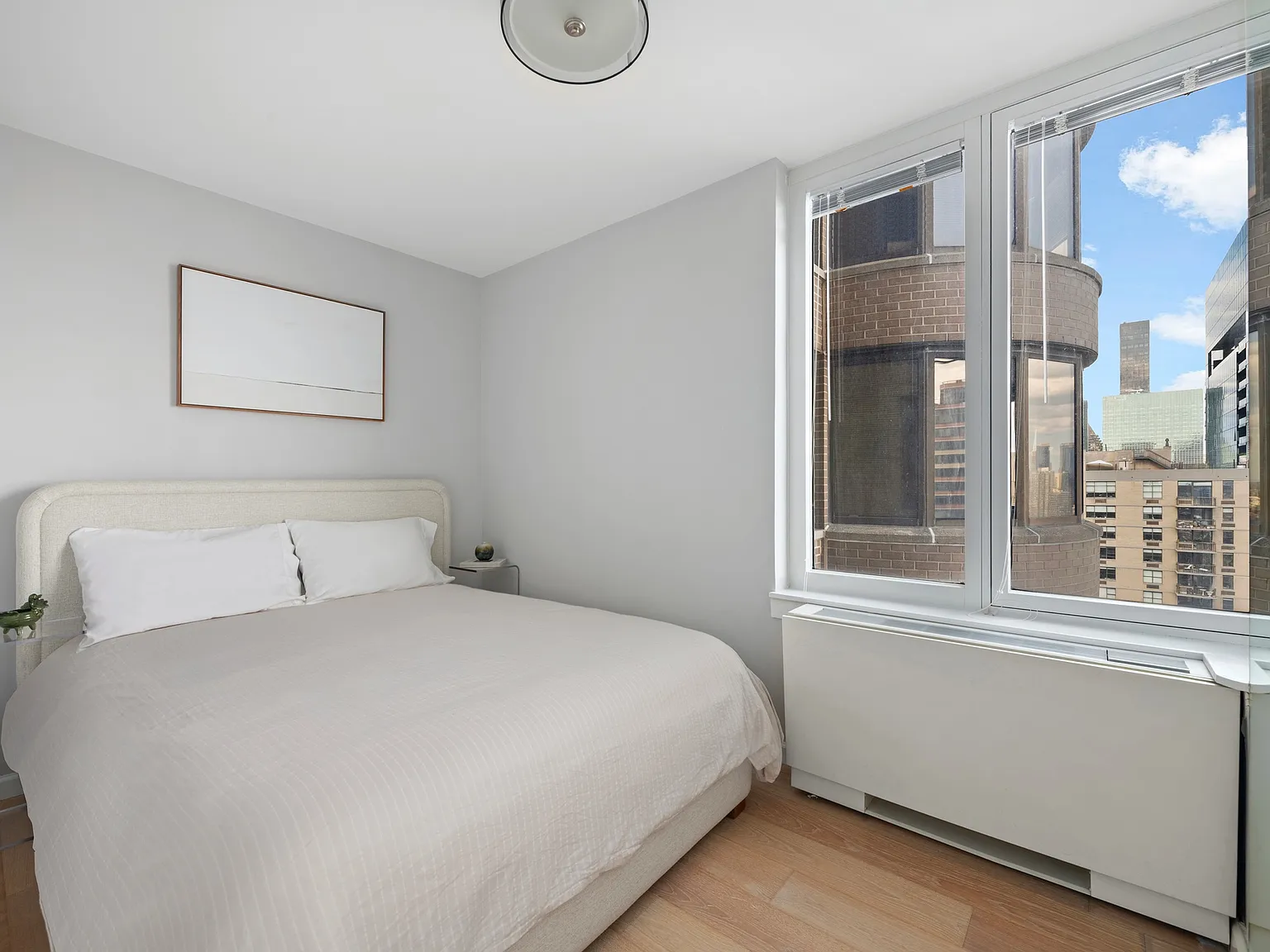 330 East 38th Street — Photo 4