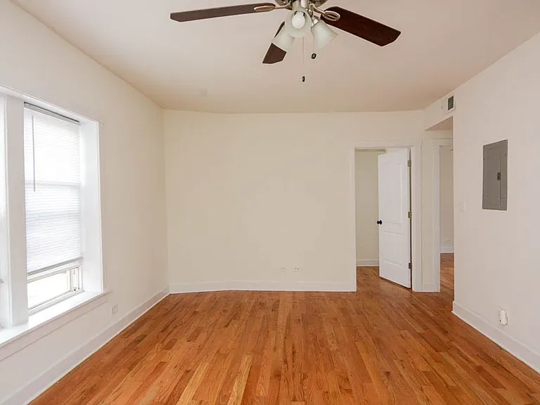 4804 N Avers Ave #202 — Photo 5
