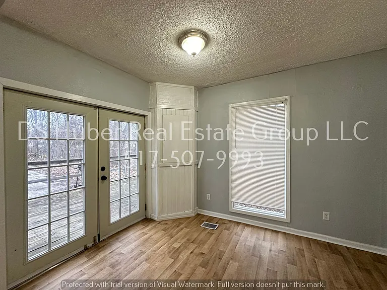 813 N Jenison Ave — Photo 8