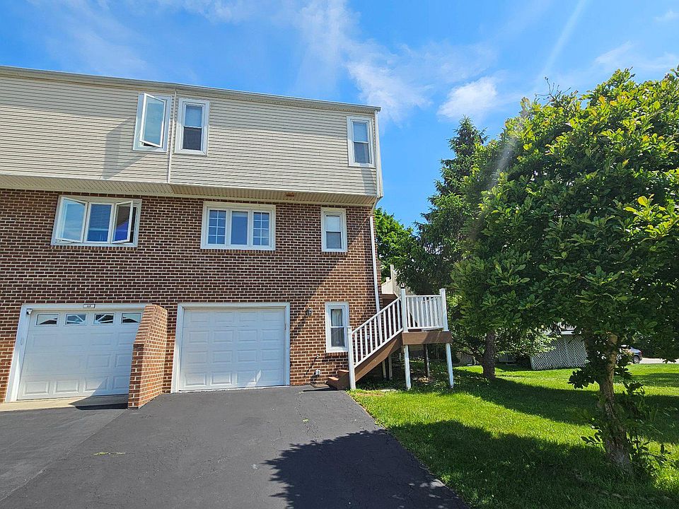 1st image of 117 Hamlet Dr