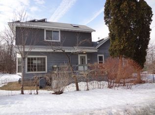 6N562 Wyoming Ave, Saint Charles, IL 60174