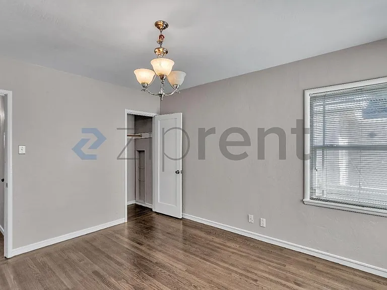 619 35th St — Photo 14