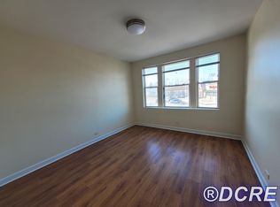 7411 N Clark St, Chicago, IL 60626