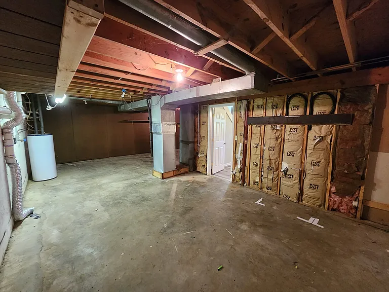 100 Grant Dr — Photo 36