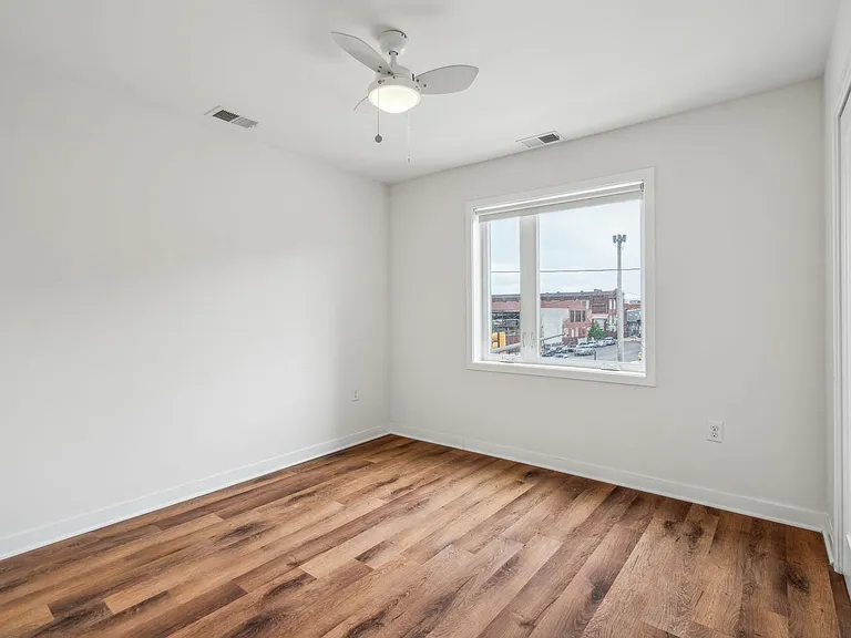 Graduate Pointe — Photo 251