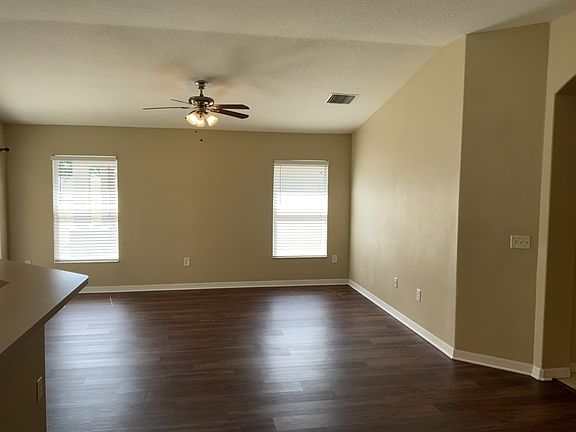 5th image of 8019 Alamosa Wood Ave