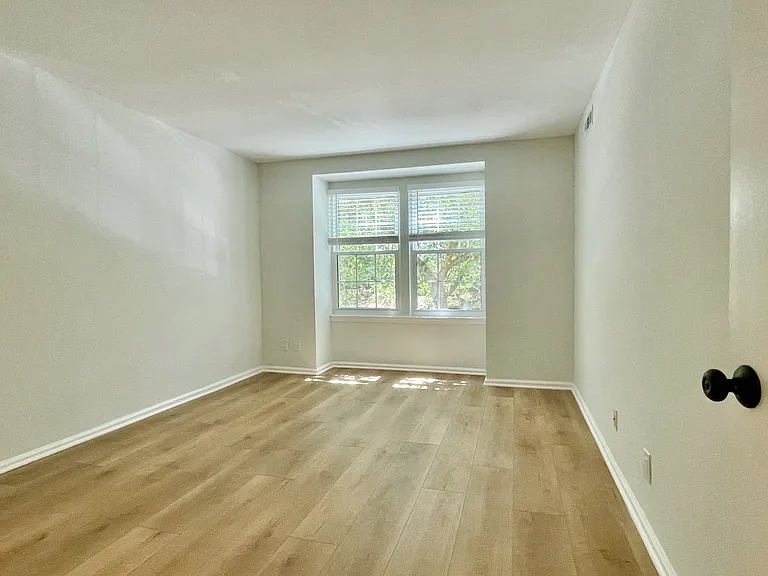 3 Pickering Ct #102 — Photo 16