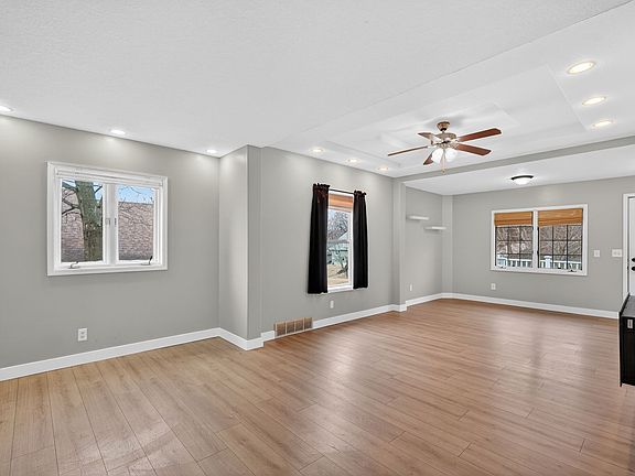 5th image of 1002 State St