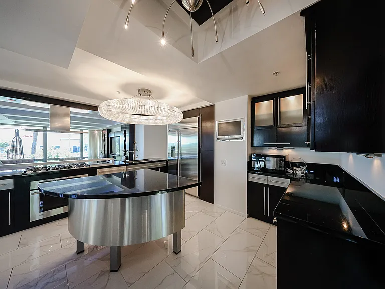 7157 E Rancho Vista Dr — Photo 35