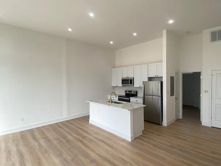 2510 Sutton Blvd — Photo 1