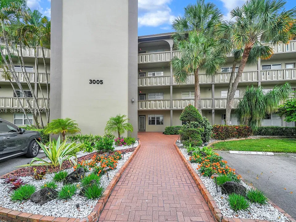 3005 Portofino Isle #N2