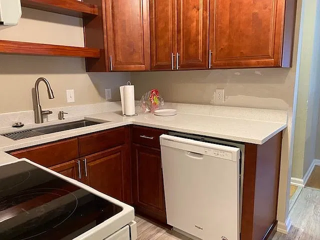 2 bed, 2.5 bath, 1110 sqft, $1,475 — Photo 3