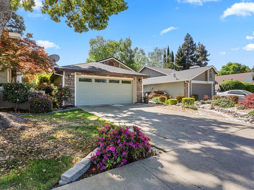 1st image of 482 De Mar Dr